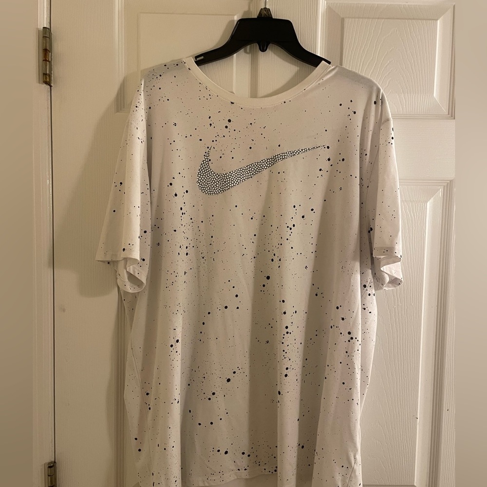Nike Tee Swoosh Polka dotted White and Black T-Shirt Tee/ Size:XXL